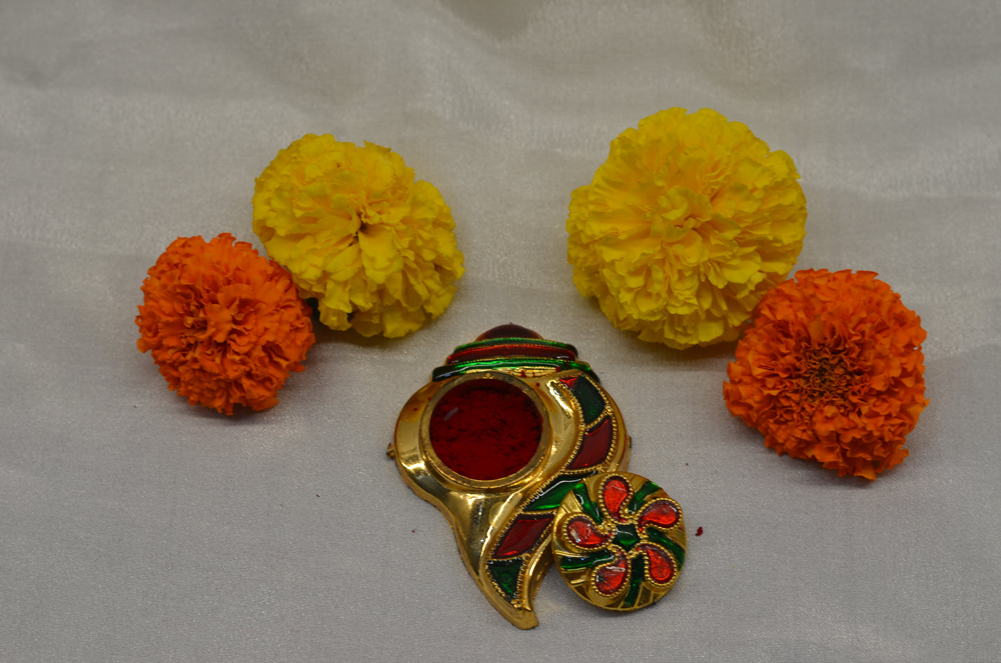 Small shankh haldi kumkum holder